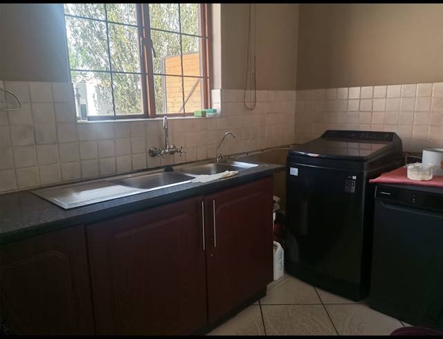 3 BEDROOM HOUSE FOR SALE IN VANDERBIJLPARK SE 8